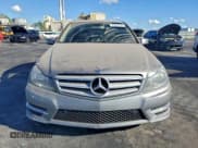 ✅ 2012 Mercedes-Benz C 300 Sport • VIN: WDDGF8BB0CR235711 • Лот: 93627035. Опубликован ранее на Copart с пробегом 160 628 миль. Бесплатный доступ к архиву аукционных продаж из США и подробный отчёт об истории автомобиля на DreamBid. Изображение 5.