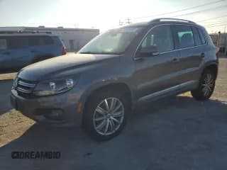 ✅ 2013 Volkswagen Tiguan SE • VIN: WVGBV7AX2DW010185 • Lot: 69625895. Listed on Copart with 134,760 mi. Free auction sales archive from the USA and detailed vehicle history report at DreamBid. Image 1.
