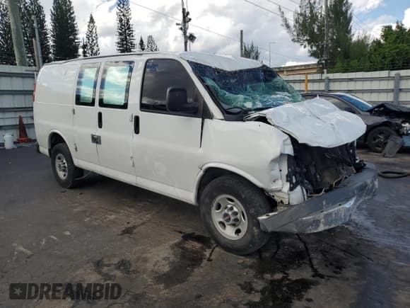 ✅ 2014 GMC Savana Cargo • VIN: 1GTW7FCA1E1915874 • Lot: 86063425. Wystawiony na Copart z przebiegiem 204 309 mil. Bezpłatny archiwum sprzedaży aukcyjnych z USA i szczegółowy raport historii pojazdu na DreamBid. Zdjęcie 4.