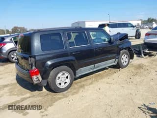 ✅ 2011 Jeep Patriot Latitude • VIN: 1J4NT1GA4BD159773 • Lot: 43481604. Listed on IAAI with 303,133 mi. Free auction sales archive from the USA and detailed vehicle history report at DreamBid. Image 4.