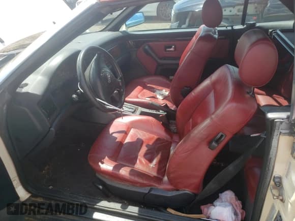 ✅ 1997 Audi Cabriolet • VIN: WAUAA88G8VN002670 • Lot: 55308435. Wystawiony na Copart z przebiegiem 86 673 mil. Bezpłatny archiwum sprzedaży aukcyjnych z USA i szczegółowy raport historii pojazdu na DreamBid. Zdjęcie 7.