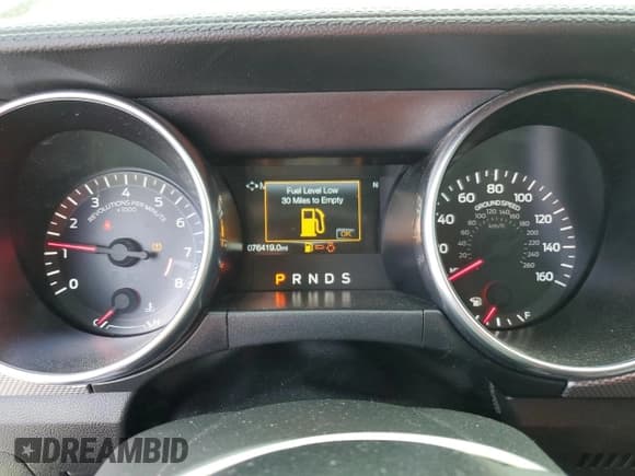 ✅ 2020 Ford Mustang GT • VIN: 1FA6P8CF2L5150158 • Lot: 82580365. Wystawiony na Copart z przebiegiem 76 419 mil. Bezpłatny archiwum sprzedaży aukcyjnych z USA i szczegółowy raport historii pojazdu na DreamBid. Zdjęcie 9.