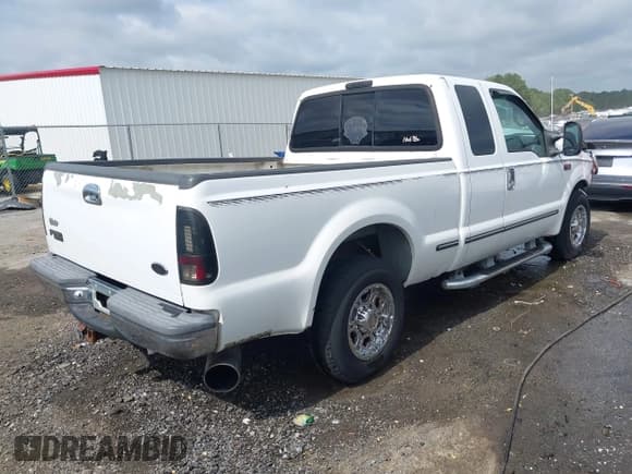 ✅ 1999 Ford F-250 XL • VIN: 1FTNX20F0XEB45991 • Lot: 42733999. Listed on IAAI with 309,363 mi. Free auction sales archive from the USA and detailed vehicle history report at DreamBid. Image 4.