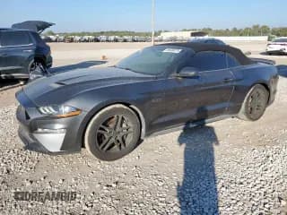 ✅ 2018 Ford Mustang GT Premium • VIN: 1FATP8FF0J5128929 • Lot: 86630075. Wystawiony na Copart z przebiegiem 51 642 mil. Bezpłatny archiwum sprzedaży aukcyjnych z USA i szczegółowy raport historii pojazdu na DreamBid. Zdjęcie 1.