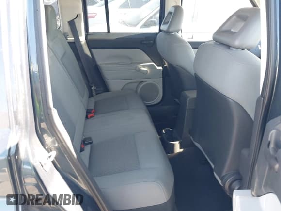 ✅ 2007 Jeep Patriot Sport • VIN: 1J8FF28W87D294692 • Lot: 42236349. Listed on IAAI with 127,859 mi. Free auction sales archive from the USA and detailed vehicle history report at DreamBid. Image 8.