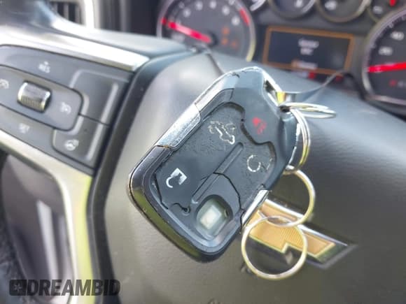 ✅ 2019 Chevrolet Silverado 1500 LT • VIN: 3GCPWCED6KG187883 • Lot: 43069333. Wystawiony na IAAI z przebiegiem 117 948 mil. Bezpłatny archiwum sprzedaży aukcyjnych z USA i szczegółowy raport historii pojazdu na DreamBid. Zdjęcie 11.