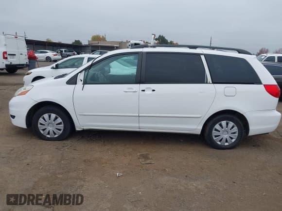 ✅ 2006 Toyota Sienna LE • VIN: 5TDZA23C86S580285 • Lot: 43826342. Listed on IAAI with 308,066 mi. Free auction sales archive from the USA and detailed vehicle history report at DreamBid. Image 6.