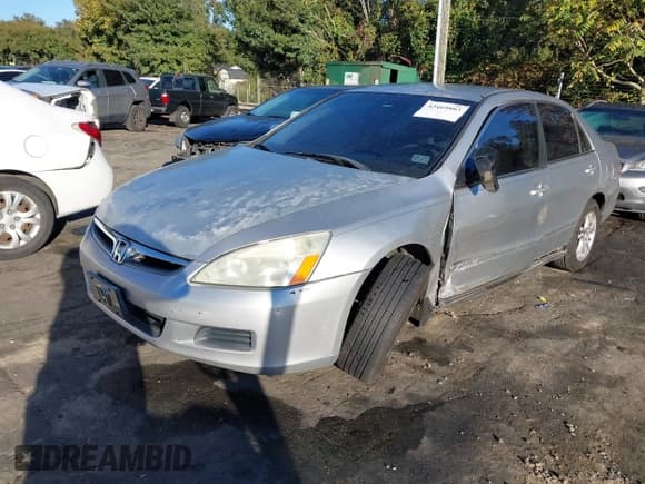 ✅ 2007 Honda Accord LX • VIN: 1HGCM56477A135197 • Lot: 43469803. Listed on IAAI with 240,937 mi. Free auction sales archive from the USA and detailed vehicle history report at DreamBid. Image 17.