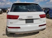 ✅ 2017 Audi Q7 Premium Plus • VIN: WA1LHAF7XHD039080 • Lot: 71279715. Wystawiony na Copart z przebiegiem 92 682 mil. Bezpłatny archiwum sprzedaży aukcyjnych z USA i szczegółowy raport historii pojazdu na DreamBid. Zdjęcie 6.