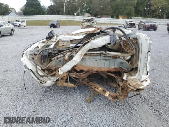 ✅ 2004 Chevrolet Suburban Z71 • VIN: 3GNFK16Z54G231050 • Лот: 75822914. Опубликован ранее на Copart с пробегом Не указан. Бесплатный доступ к архиву аукционных продаж из США и подробный отчёт об истории автомобиля на DreamBid. Изображение 6.