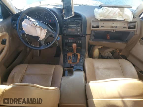 1998 BMW 3 Series 328i z VIN WBACD4329WAV57690, wystawiony jako Copart lot #85951805 z przebiegiem 167 263 mil mil oraz Szkoda całkowita • Salvage title. Historia ofert i sprzedaży dostępna na DreamBid. Obrazek 8.