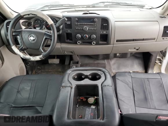 ✅ 2008 Chevrolet Silverado 2500HD Work Truck • VIN: 1GCHK29K98E154346 • Lot: 93400395. Wystawiony na Copart z przebiegiem 281 343 mil. Bezpłatny archiwum sprzedaży aukcyjnych z USA i szczegółowy raport historii pojazdu na DreamBid. Zdjęcie 8.