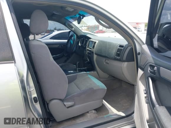 ✅ 2005 Toyota 4Runner SR5 • VIN: JTEZU14R650054349 • Лот: 42898037. Опубликован ранее на IAAI с пробегом 201 982 миль. Бесплатный доступ к архиву аукционных продаж из США и подробный отчёт об истории автомобиля на DreamBid. Изображение 5.