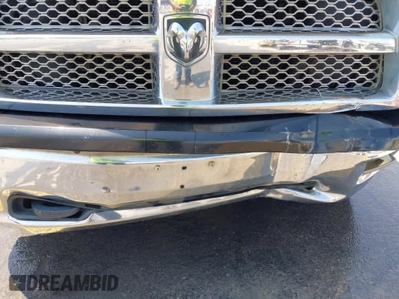 ✅ 2009 Dodge 1500 Laramie • VIN: 1D3HB13T19S710624 • Lot: 43171323. Wystawiony na IAAI z przebiegiem 273 748 mil. Bezpłatny archiwum sprzedaży aukcyjnych z USA i szczegółowy raport historii pojazdu na DreamBid. Zdjęcie 6.