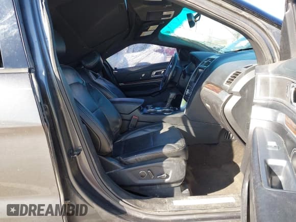 ✅ 2016 Ford Explorer Limited • VIN: 1FM5K8F8XGGA10253 • Lot: 41829757. Wystawiony na IAAI z przebiegiem 151 879 mil. Bezpłatny archiwum sprzedaży aukcyjnych z USA i szczegółowy raport historii pojazdu na DreamBid. Zdjęcie 5.