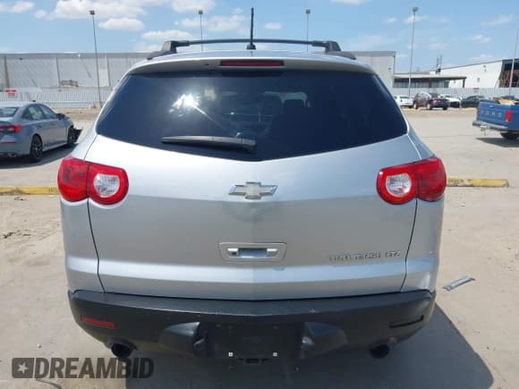✅ 2010 Chevrolet Traverse LTZ • VIN: 1GNLRHED0AJ257157 • Лот: 42786456. Опубликован ранее на IAAI с пробегом 214 737 миль. Бесплатный доступ к архиву аукционных продаж из США и подробный отчёт об истории автомобиля на DreamBid. Изображение 17.