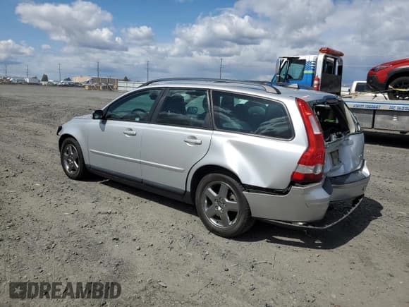 ✅ 2005 Volvo V50 • VIN: YV1MJ682752121203 • Lot: 53898685. Listed on Copart with 173,348 mi. Free auction sales archive from the USA and detailed vehicle history report at DreamBid. Image 2.
