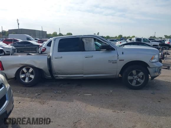 ✅ 2019 Ram 1500 Lone Star • VIN: 1C6RR6LT3KS516289 • Lot: 43545733. Wystawiony na IAAI z przebiegiem Nie podano. Bezpłatny archiwum sprzedaży aukcyjnych z USA i szczegółowy raport historii pojazdu na DreamBid. Zdjęcie 13.