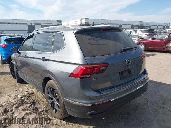✅ 2024 Volkswagen Tiguan SE • VIN: 3VV3B7AX5RM074375 • Lot: 43469185. Wystawiony na IAAI z przebiegiem 31 479 mil. Bezpłatny archiwum sprzedaży aukcyjnych z USA i szczegółowy raport historii pojazdu na DreamBid. Zdjęcie 3.