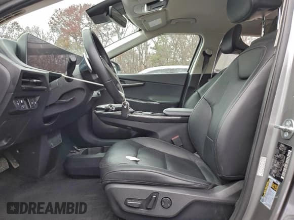 ✅ 2023 Kia EV6 Wind • VIN: KNDC34LA7P5612368 • Lot: 94374205. Wystawiony na Copart z przebiegiem 73 998 mil. Bezpłatny archiwum sprzedaży aukcyjnych z USA i szczegółowy raport historii pojazdu na DreamBid. Zdjęcie 7.