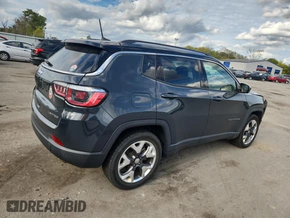 ✅ 2018 Jeep Compass Limited • VIN: 3C4NJCCBXJT411959 • Лот: 82346525. Опубликован ранее на Copart с пробегом 140 079 миль. Бесплатный доступ к архиву аукционных продаж из США и подробный отчёт об истории автомобиля на DreamBid. Изображение 3.