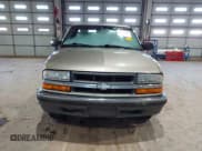✅ 2000 Chevrolet S-10 LS • VIN: 1GCCS1449YK187118 • Лот: 41278247. Опубликован ранее на IAAI с пробегом Не указан. Бесплатный доступ к архиву аукционных продаж из США и подробный отчёт об истории автомобиля на DreamBid. Изображение 12.