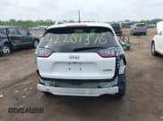 ✅ 2019 Jeep Cherokee Latitude Plus • VIN: 1C4PJLLX8KD160404 • Lot: 42281376. Listed on IAAI with 20,566 mi. Free auction sales archive from the USA and detailed vehicle history report at DreamBid. Image 17.