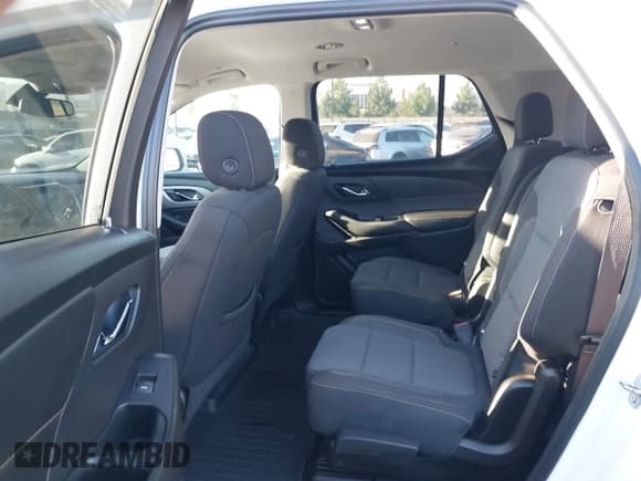 ✅ 2021 Chevrolet Traverse LT Cloth • VIN: 1GNERGKW9MJ194119 • Lot: 43018197. Listed on IAAI with 45,817 mi. Free auction sales archive from the USA and detailed vehicle history report at DreamBid. Image 8.