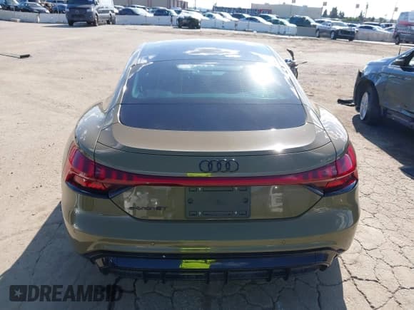 ✅ 2023 Audi e-tron GT Prestige • VIN: WAUEJBFWXP7006123 • Лот: 43752829. Опубликован ранее на IAAI с пробегом 14 351 миль. Бесплатный доступ к архиву аукционных продаж из США и подробный отчёт об истории автомобиля на DreamBid. Изображение 16.