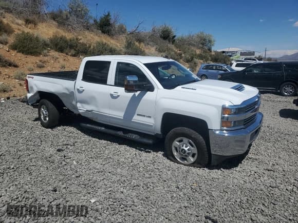 ✅ 2017 Chevrolet Silverado 2500HD LT • VIN: 1GC1KVEY2HF148105 • Lot: 66988465. Wystawiony na Copart z przebiegiem 142 747 mil. Bezpłatny archiwum sprzedaży aukcyjnych z USA i szczegółowy raport historii pojazdu na DreamBid. Zdjęcie 4.
