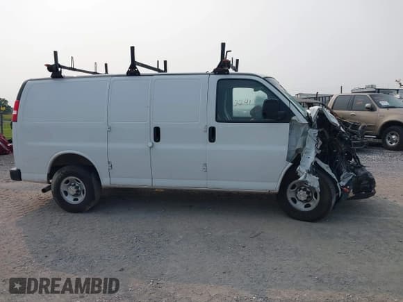✅ 2020 Chevrolet Express Cargo • VIN: 1GCZGGFG4L1249514 • Lot: 42252241. Listed on IAAI with 50 mi. Free auction sales archive from the USA and detailed vehicle history report at DreamBid. Image 13.