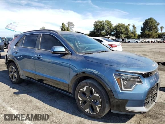 ✅ 2023 Kia Niro Wave • VIN: KNDCT3L12P5035680 • Lot: 68891315. Wystawiony na Copart z przebiegiem 35 773 mil. Bezpłatny archiwum sprzedaży aukcyjnych z USA i szczegółowy raport historii pojazdu na DreamBid. Zdjęcie 4.