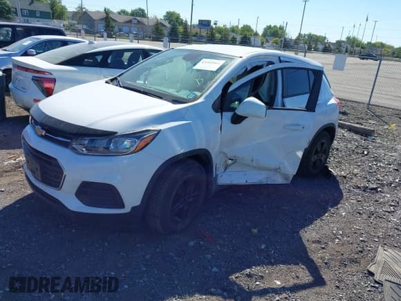 ✅ 2020 Chevrolet Trax LS • VIN: 3GNCJKSB8LL132328 • Lot: 43343864. Listed on IAAI with 54,086 mi. Free auction sales archive from the USA and detailed vehicle history report at DreamBid. Image 2.