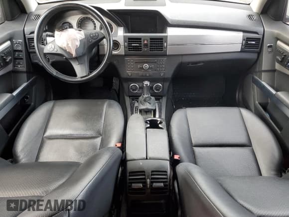 ✅ 2010 Mercedes-Benz GLK 350 • VIN: WDCGG8HB7AF388318 • Лот: 85142225. Опубликован ранее на Copart с пробегом 226 805 миль. Бесплатный доступ к архиву аукционных продаж из США и подробный отчёт об истории автомобиля на DreamBid. Изображение 8.