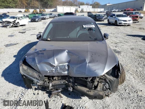 ✅ 2017 Volkswagen Passat SE • VIN: 1VWBT7A36HC037515 • Lot: 92909815. Wystawiony na Copart z przebiegiem 109 578 mil. Bezpłatny archiwum sprzedaży aukcyjnych z USA i szczegółowy raport historii pojazdu na DreamBid. Zdjęcie 5.