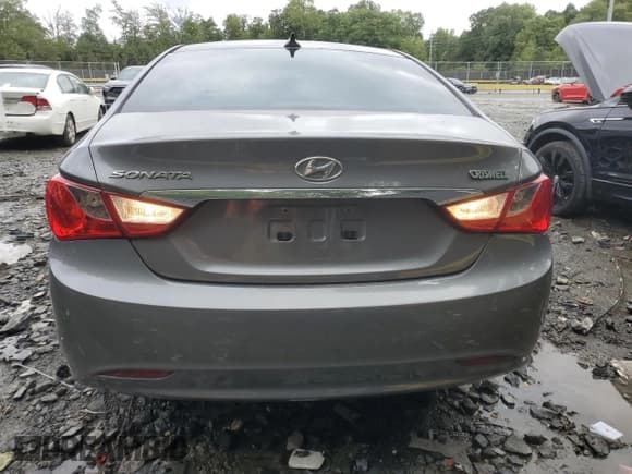 ✅ 2012 Hyundai Sonata GLS • VIN: 5NPEB4AC6CH432664 • Lot: 73257084. Listed on Copart with 180,864 mi. Free auction sales archive from the USA and detailed vehicle history report at DreamBid. Image 6.