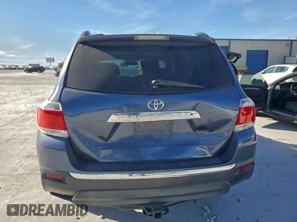 ✅ 2012 Toyota Highlander Limited • VIN: 5TDYK3EH9CS084575 • Lot: 95279465. Listed on Copart with 110,713 mi. Free auction sales archive from the USA and detailed vehicle history report at DreamBid. Image 6.