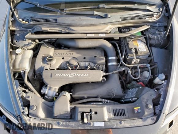 ✅ 2010 Volvo V50 R-Design • VIN: YV1672MJ9A2523005 • Lot: 49050985. Listed on Copart with 112,318 mi. Free auction sales archive from the USA and detailed vehicle history report at DreamBid. Image 11.