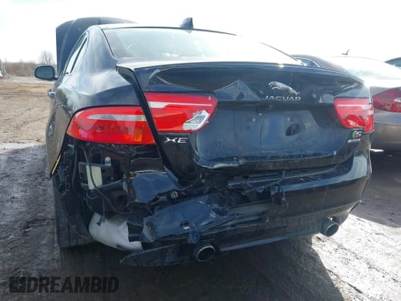 ✅ 2018 Jaguar XE S • VIN: SAJAM4FV5JCP37456 • Lot: 41519411. Listed on IAAI with 33,698 mi. Free auction sales archive from the USA and detailed vehicle history report at DreamBid. Image 6.