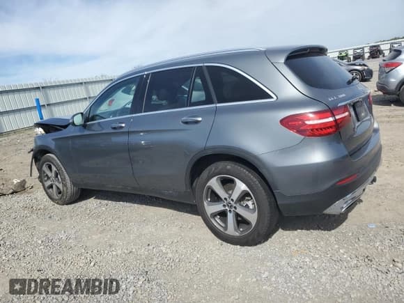 ✅ 2019 Mercedes-Benz GLC 300 • VIN: WDC0G4JB2KF598590 • Lot: 86258545. Wystawiony na Copart z przebiegiem 62 975 mil. Bezpłatny archiwum sprzedaży aukcyjnych z USA i szczegółowy raport historii pojazdu na DreamBid. Zdjęcie 2.