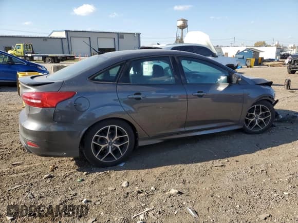 ✅ 2015 Ford Focus SE • VIN: 1FADP3F25FL226572 • Lot: 91646445. Listed on Copart with 43,381 mi. Free auction sales archive from the USA and detailed vehicle history report at DreamBid. Image 3.