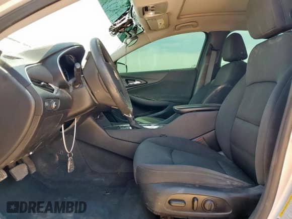 2021 Chevrolet Malibu LT z VIN 1G1ZD5ST6MF053829, wystawiony jako Copart lot #71311125 z przebiegiem 99 292 mil mil oraz Szkoda całkowita • Salvage title. Historia ofert i sprzedaży dostępna na DreamBid. Obrazek 7.