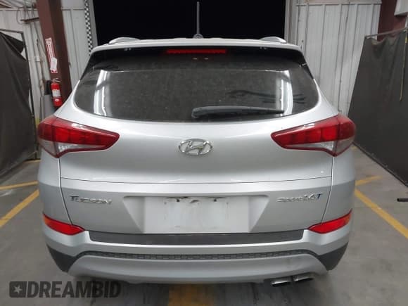 ✅ 2017 Hyundai Tucson Night Edition • VIN: KM8J33A29HU390500 • Lot: 43692264. Listed on IAAI with 60,787 mi. Free auction sales archive from the USA and detailed vehicle history report at DreamBid. Image 16.