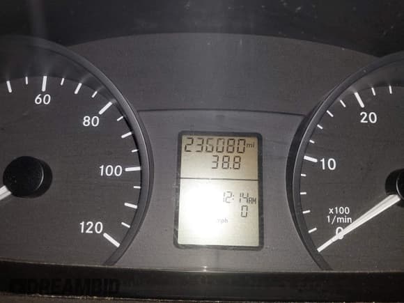 ✅ 2012 Mercedes-Benz Sprinter Passenger • VIN: WDZPE7CC2C5660966 • Lot: 43720741. Wystawiony na IAAI z przebiegiem 236 080 mil. Bezpłatny archiwum sprzedaży aukcyjnych z USA i szczegółowy raport historii pojazdu na DreamBid. Zdjęcie 7.