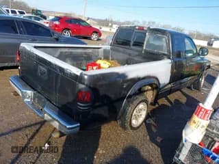 ✅ 1999 Dodge Dakota SLT • VIN: 1B7GL22X5XS102324 • Lot: 41425824. Wystawiony na IAAI z przebiegiem 239 068 mil. Bezpłatny archiwum sprzedaży aukcyjnych z USA i szczegółowy raport historii pojazdu na DreamBid. Zdjęcie 4.