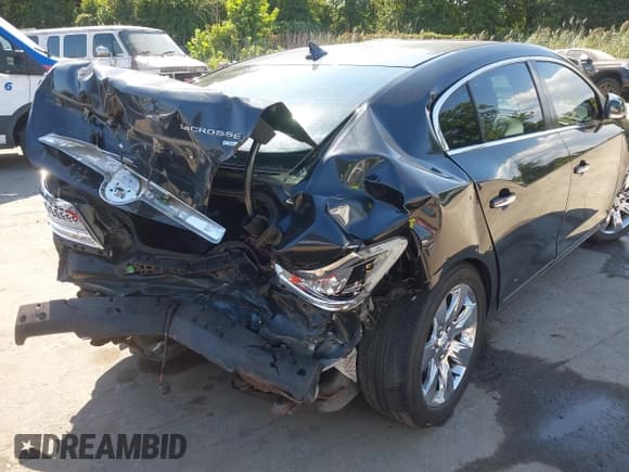 ✅ 2010 Buick LaCrosse CXL • VIN: 1G4GC5EG1AF235588 • Lot: 43138595. Wystawiony na IAAI z przebiegiem 114 134 mil. Bezpłatny archiwum sprzedaży aukcyjnych z USA i szczegółowy raport historii pojazdu na DreamBid. Zdjęcie 6.