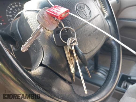 ✅ 1997 Toyota 4Runner SR5 • VIN: JT3GN86R3V0053033 • Lot: 43011848. Listed on IAAI with 269,847 mi. Free auction sales archive from the USA and detailed vehicle history report at DreamBid. Image 11.