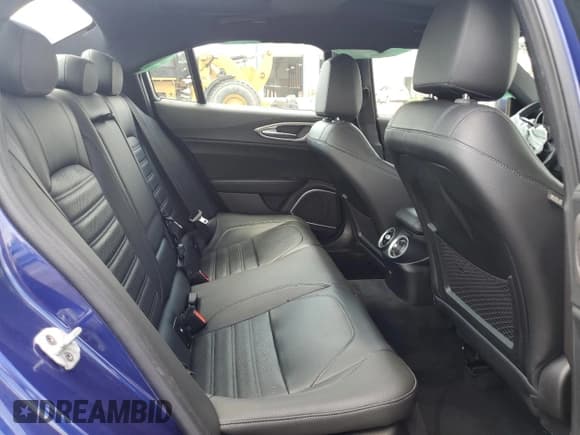 ✅ 2020 Alfa Romeo Giulia Ti Sport • VIN: ZARFANBN7L7625977 • Lot: 67711985. Wystawiony na Copart z przebiegiem 61 436 mil. Bezpłatny archiwum sprzedaży aukcyjnych z USA i szczegółowy raport historii pojazdu na DreamBid. Zdjęcie 10.