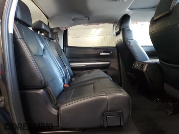 ✅ 2016 Toyota Tundra Limited • VIN: 5TFHW5F18GX540132 • Lot: 92464935. Listed on Copart with 127,628 mi. Free auction sales archive from the USA and detailed vehicle history report at DreamBid. Image 10.