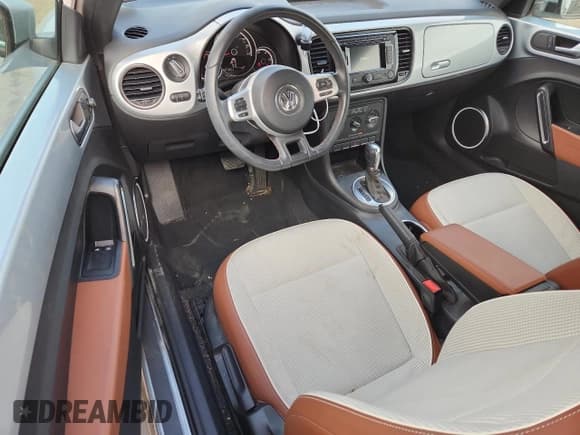 ✅ 2015 Volkswagen Beetle Fleet Edition • VIN: 3VWF17ATXFM603372 • Lot: 65582455. Listed on Copart with 56,785 mi. Free auction sales archive from the USA and detailed vehicle history report at DreamBid. Image 8.